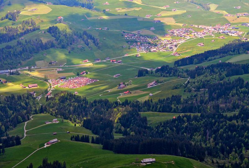 Lichtspiele: Jakobsbad mit Campingplatz und Gonten