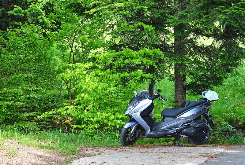 Zuerst fahren, dann hiken: Lauschiger Parkplatz beim Gründelisbach