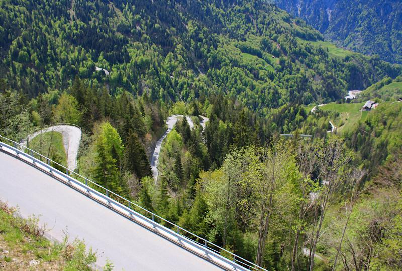 Haarnadelkurven-Orgie zwischen Schiers und Schuders