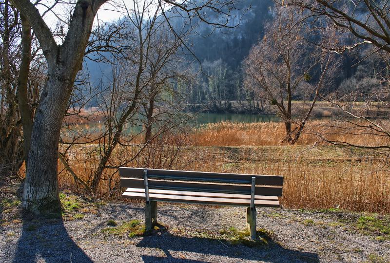 Mit Blick auf Höhlenburg Wichenstein: Entspannen im Naturschutzgebiet